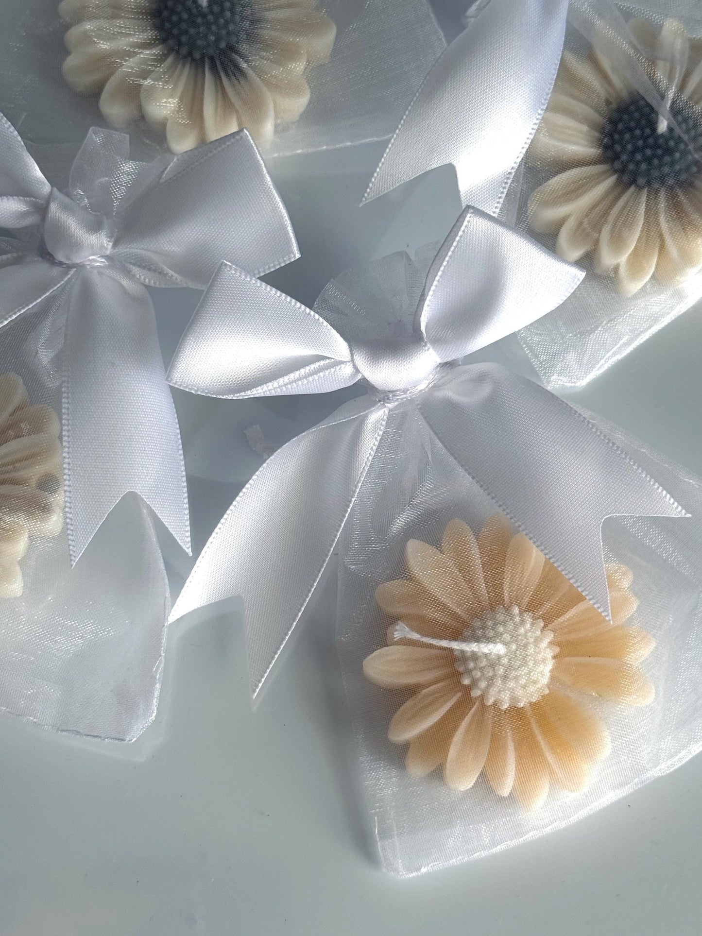 Daisy Flower Candle Favors Mixed Colors