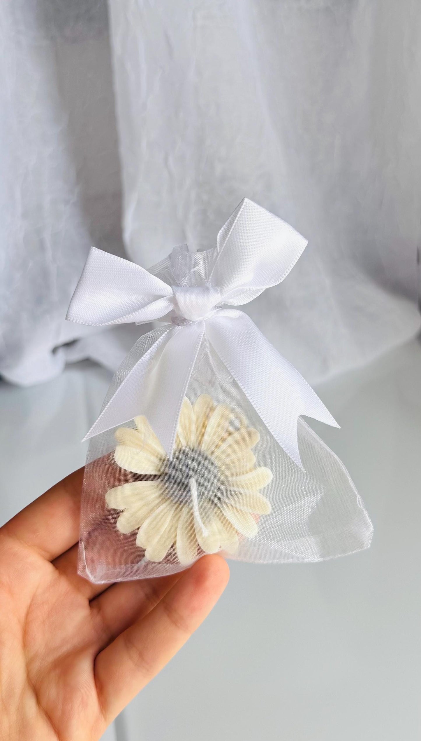 Daisy Flower Candle Favors Mixed Colors